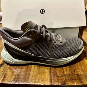 Lululemon Blissfeel Run Winter NIB size 7 women’s